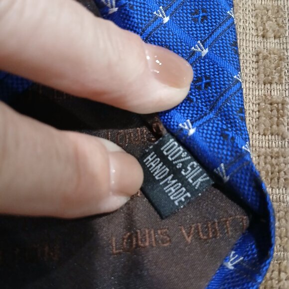 MENS LUXURY LV BEAUTIFUL BLUE 100% SILK TIE GREAT CONDITION , WHITE ACCENT - Picture 4 of 6